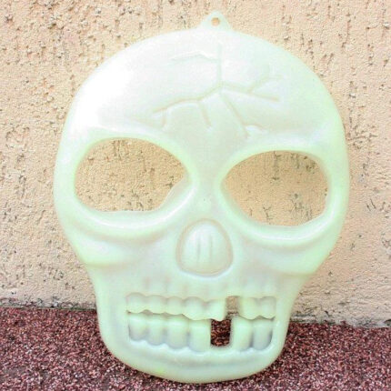 Craniu fosforescent suspendat