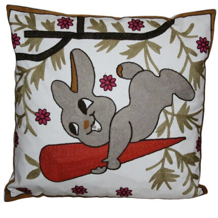 Fata de perna brodata Iepuras