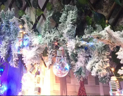 Ghirlanda artificiala de brad cu zapada